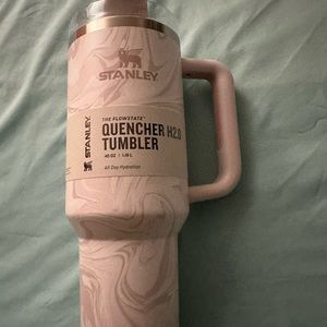 Rose quartz and rose quartz swirl 40oz Stanley 2.0 quenchers